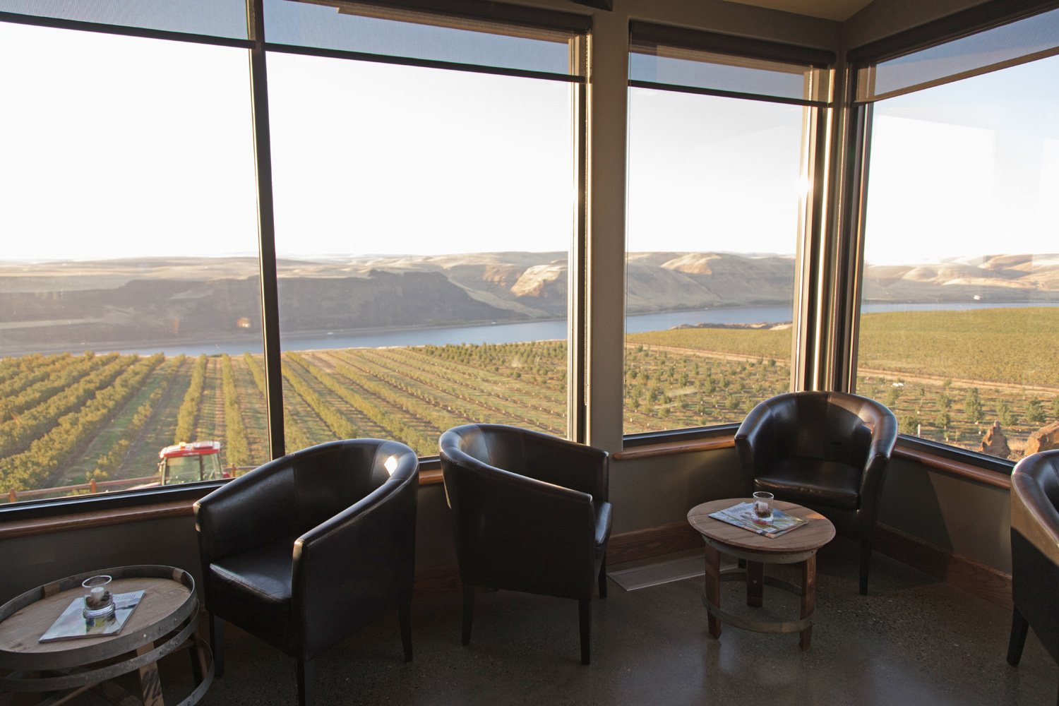 ClubRoom_View_Web
